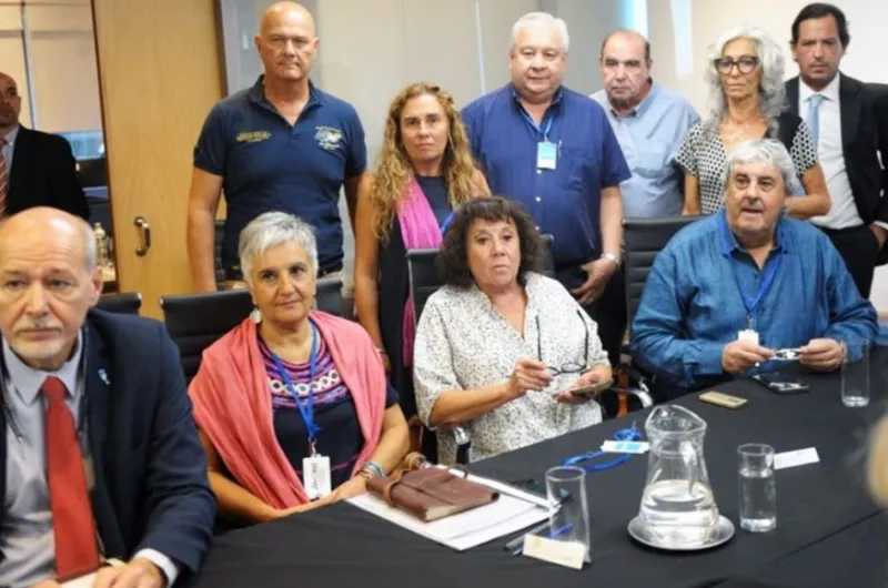 Gremios docentes convocaron para hoy a paralizar la apertura de las ...