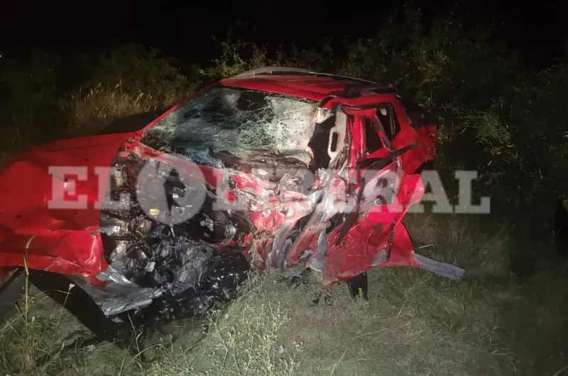 Dos muertos y cuatro heridos en brutal choque de camionetas - Uno de ...