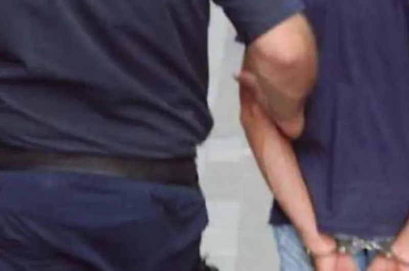 Un menor de 12 años fue aprehendido por apuñalar a otro de 15 - La ...