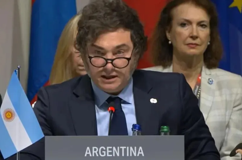 Milei reiteró su apoyo a la canciller Diana Mondino - A través de una ...