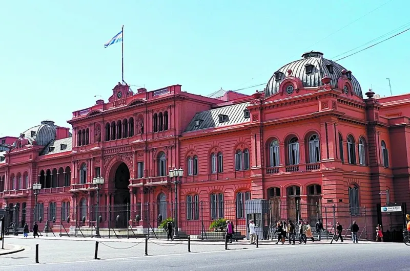 Sin Milei, el Gabinete se reunió en una semana clave para la Ley Bases ...