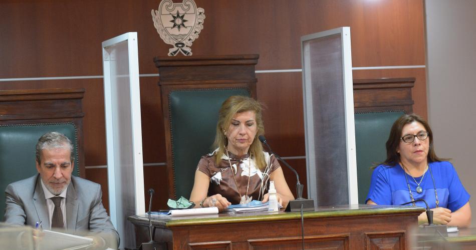 Juzgan a joven acusada de matar a recién nacida en el baño de su casa ...