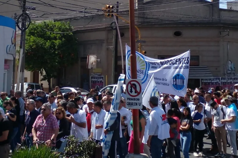 Marcha Federal de docentes, no docentes, autoridades y estudiantes - Se ...