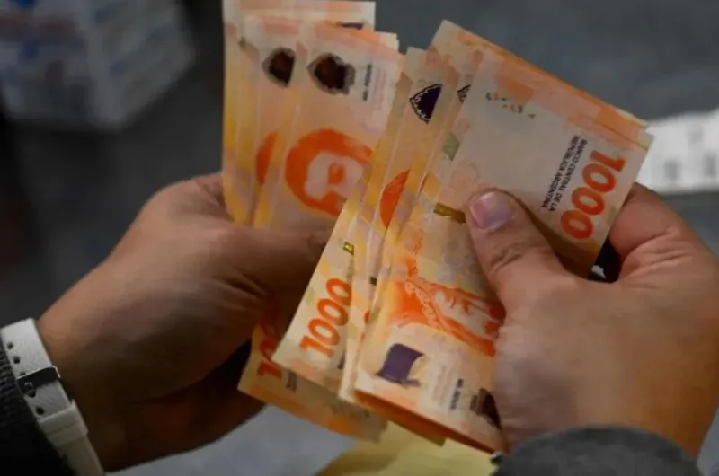 El Gobierno acordó con UPCN: de cuánto es el aumento salarial y cuándo ...