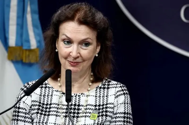 Javier Milei echó a la canciller Diana Mondino: quién será su reemplazo ...