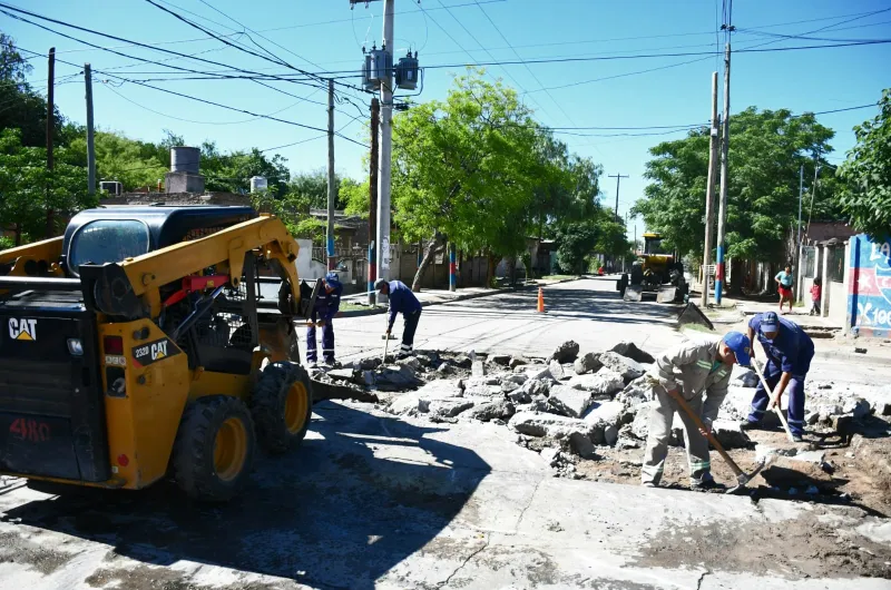 Obras Públicas lleva adelante trabajos de reparación en calles de la ...