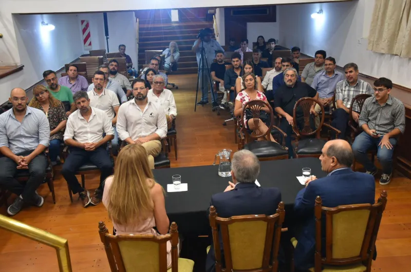 El Gobierno y representantes de los sectores Tecnológico y Productivo ...