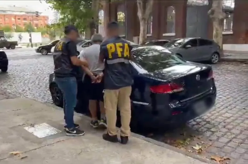Detienen a un prófugo acusado de abusar sexualmente de sus dos nietas ...