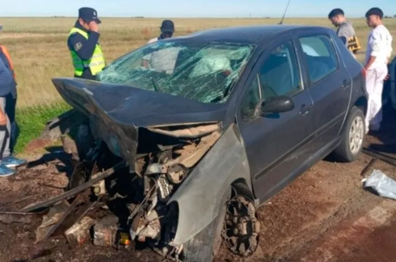 Tres muertos por un choque de autos en un complicado cruce de rutas ...