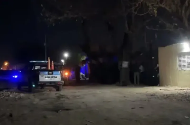Una mujer fue asesinada de un disparo en la cabeza mientras cargaba a ...