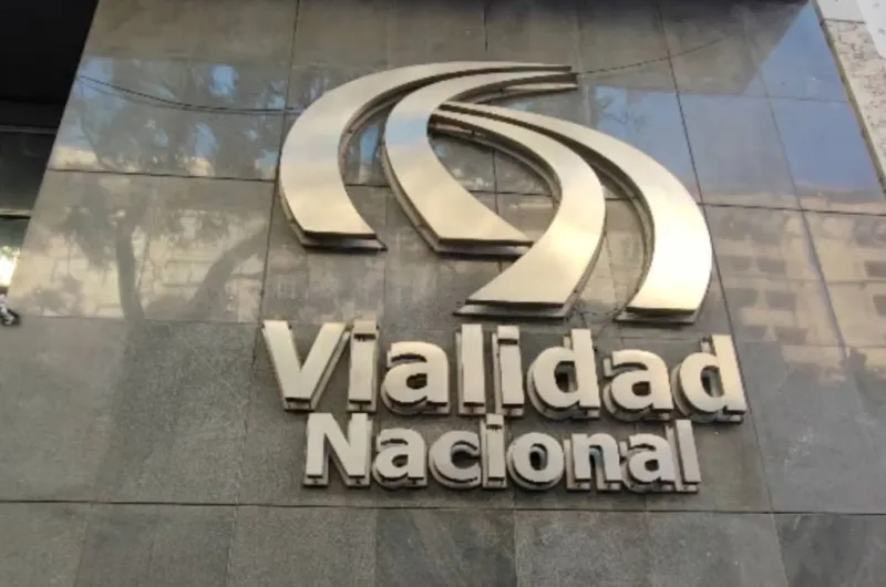 La Justicia suspendió el decreto de Milei que disuelve Vialidad - Así ...