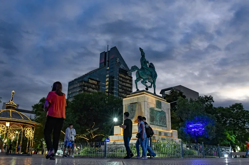 Este martes, el arte se apodera de la Plaza Libertad en homenaje a la ...