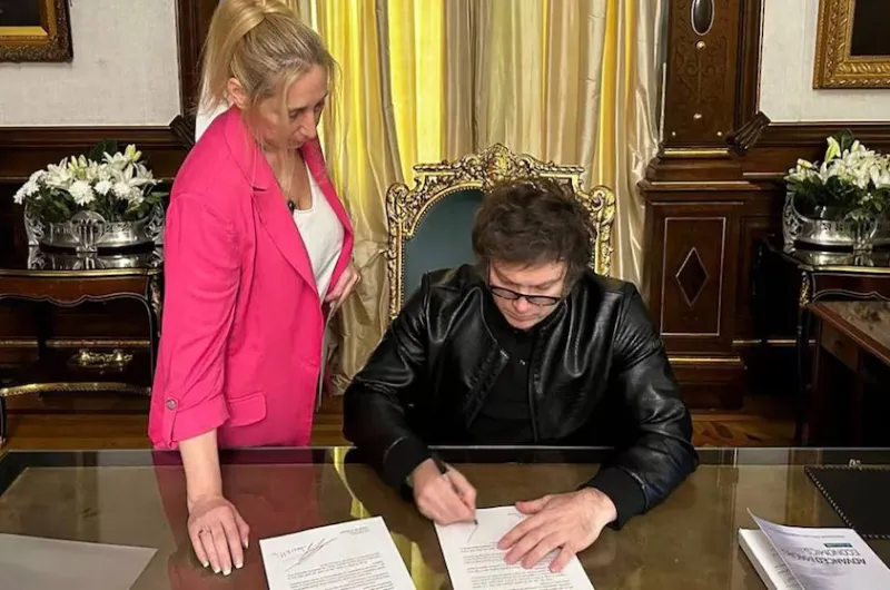 Javier Milei vetó la ley de financiamiento universitario y la oposición ...