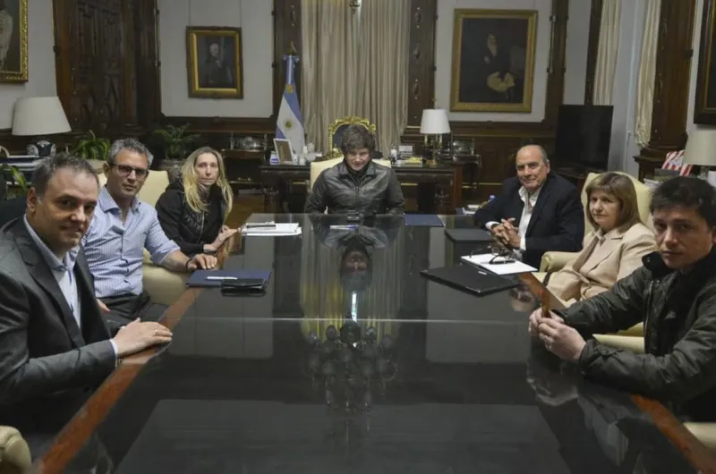 Milei encabeza la mesa política para ajustar la estrategia de campaña ...