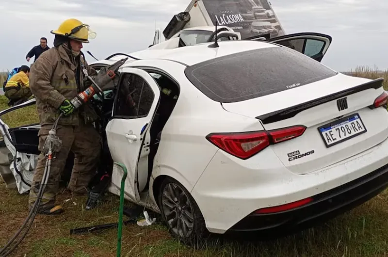 Trágico accidente en la Ruta 11: murió un médico en choque frontal ...