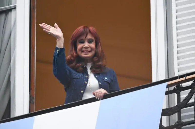 Cristina Kirchner fue trasladada al Sanatorio Otamendi por una molestia ...