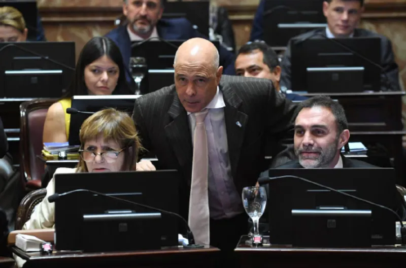 El Gobierno asegura tener los votos para aprobar la reforma laboral en ...