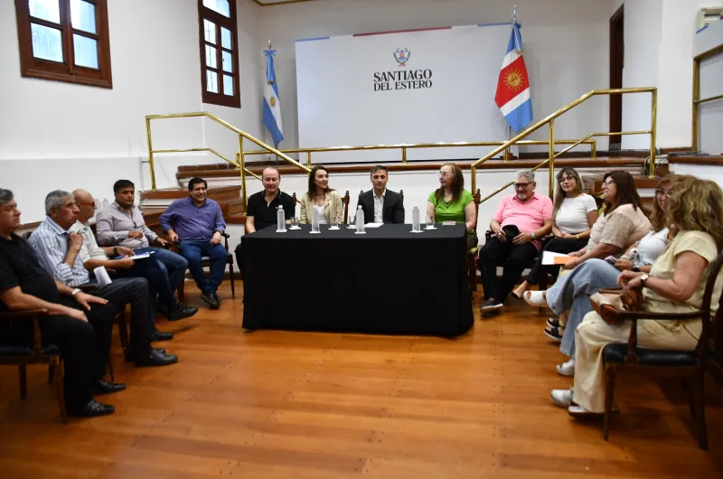 El Gobierno provincial se reunió con gremios docentes para tratar la ...