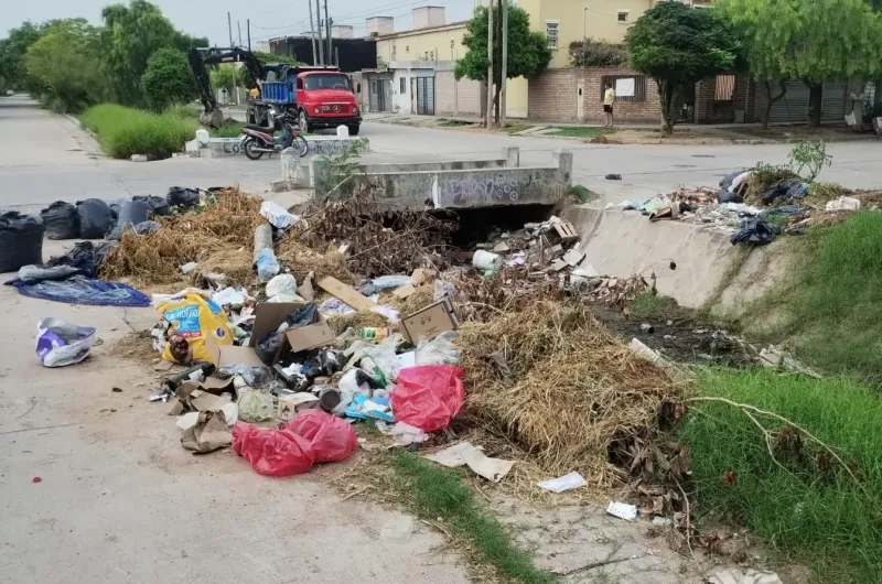La Capital trabaja en la limpieza y mantenimiento de los desagües del ...
