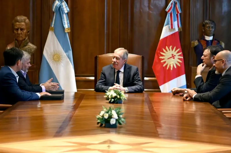El gobernador Elías Suárez se reunió con autoridades de la Comisión ...