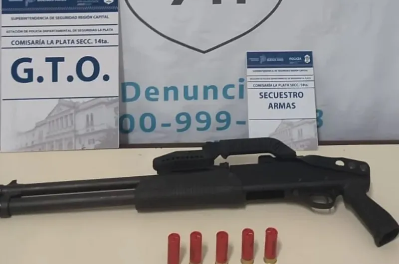 Detienen a un hombre por encerrar en una jaula a su hijo con autismo ...