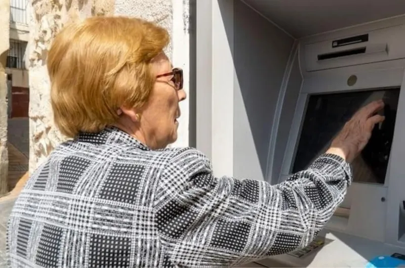 ANSES: cuánto cobran los jubilados en abril con aumento y bono - El ...