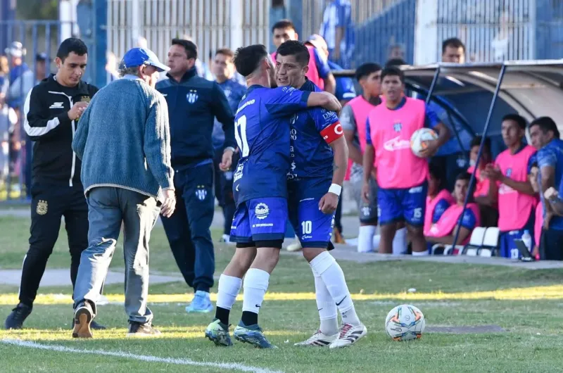 Sarmiento no levanta: cayó 2-1 ante Defensores de Vilelas en La Banda ...