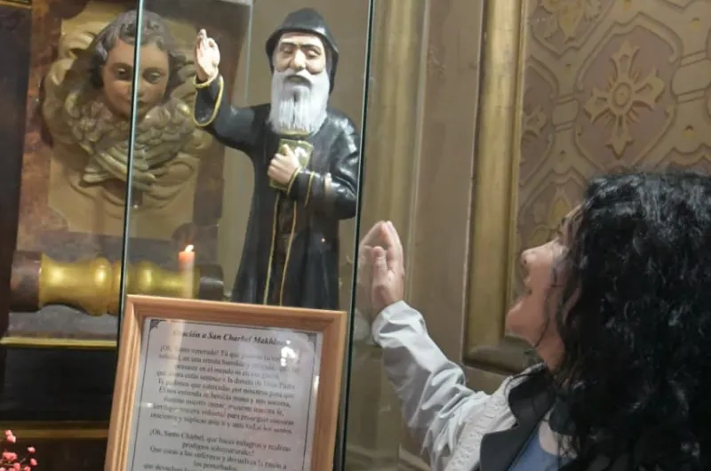Este viernes se entronizó la imagen de San Charbel en la Catedral de Santiago del Estero