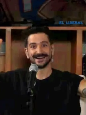 VIDEO | La reacción de Camilo al escuchar "Manos de Tijera" de Huguito Flores - El cantante colombiano Camilo escuchó una versión en guaracha santiagueña de su canción Manos de Tijera y su reacción no tardó en hacerse viral.