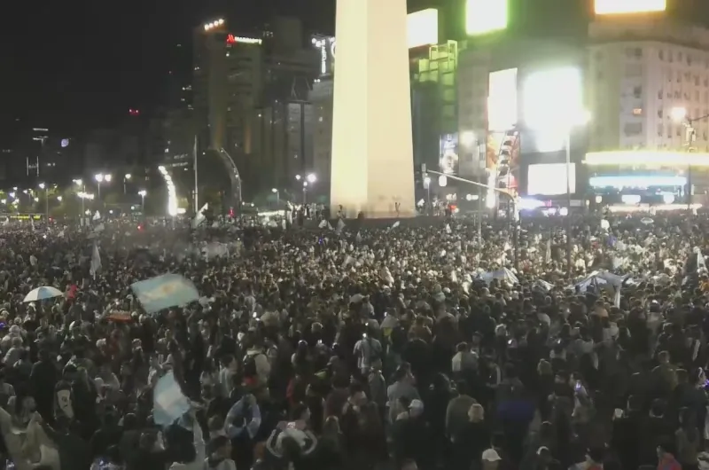 Fiesta en el Obelisco: festejos por el pase de Argentina a la final del ...
