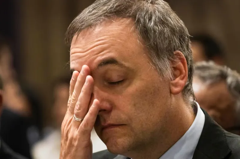 Informes de Manuel Adorni reflejan inconsistencia