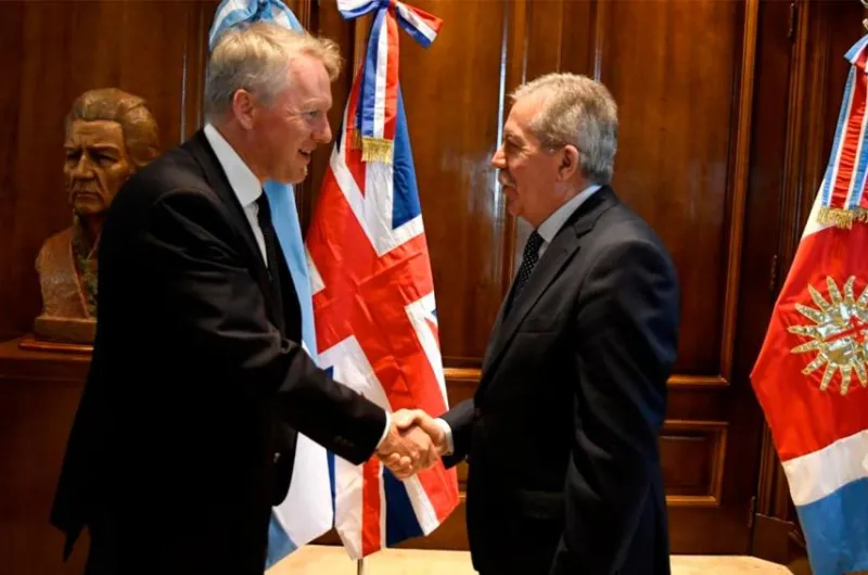 El gobernador Suarez recibió al embajador del Reino Unido de Gran Bretaña e Irlanda del Norte