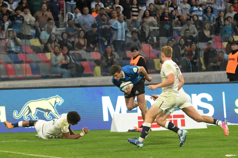 Los Pumas lucharon hasta el final, pero terminaron cayendo frente a Inglaterra