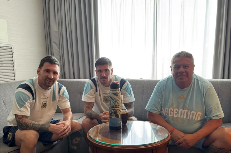 La cábala de Chiqui Tapia antes de la final: mates con Messi y De Paul y un mensaje para todos los argentinos