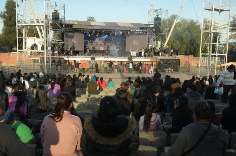 Fotos | Ya comenzaron los festejos por el Día del Amigo en Plaza Añoranzas