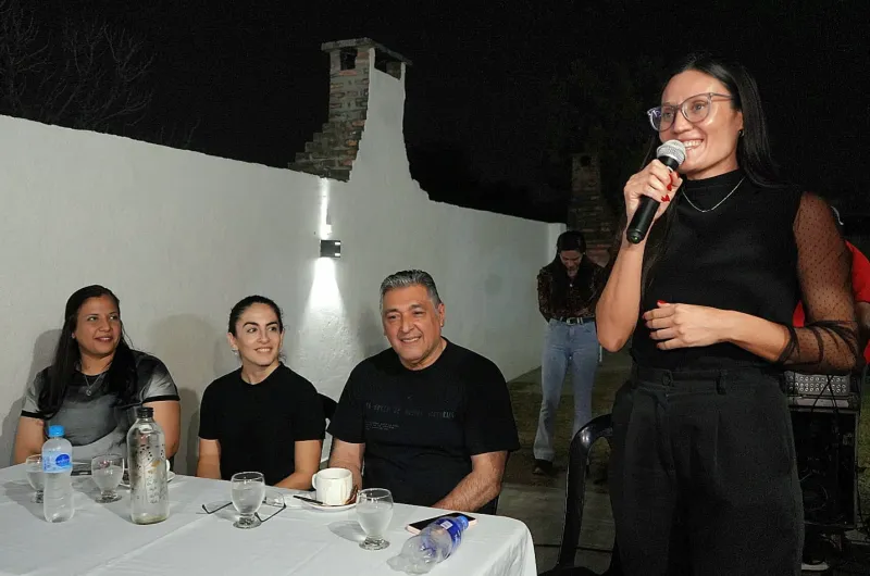 Candidatos del FCU expusieron sus proyectos a mujere