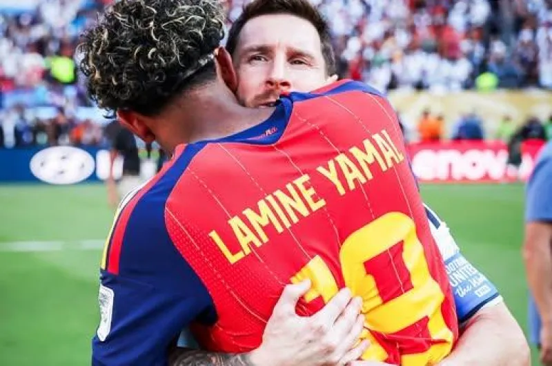 El respeto de Messi para con Lamine Yamal que le dio un abrazo al final