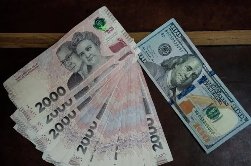 Los salarios aumentaron 2,2% en mayo y ya acumulan una suba interanual del 35,9%, informó el INDEC