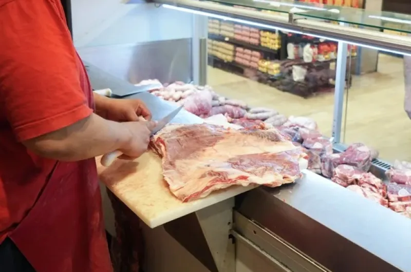 Por el aumento de precios, los argentinos consumen cada vez menos carne vacuna