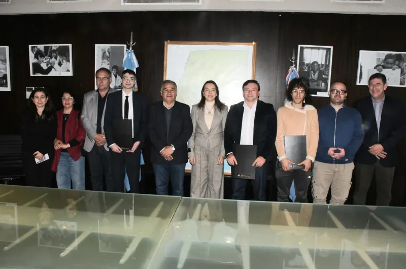 Benavente y Nassif impulsan capacitaciones gratuitas en programación de videojuegos y manejo de drones