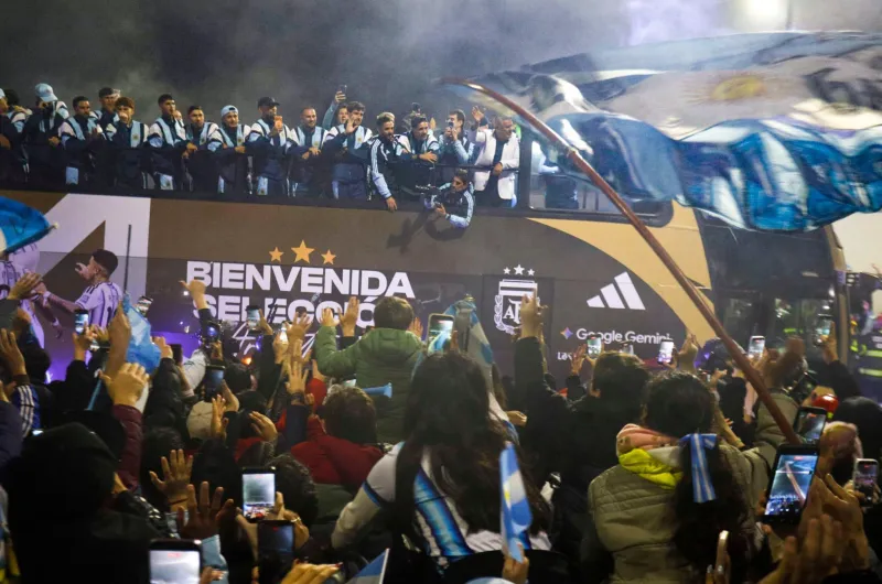 Sin Messi, la Selección argentina vivió un momento de gran emoción a su arribo