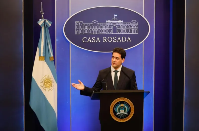 Ravier rechazó haber llamado "país bananero" a la Argentina y negó cuestionamientos a Messi por Malvinas